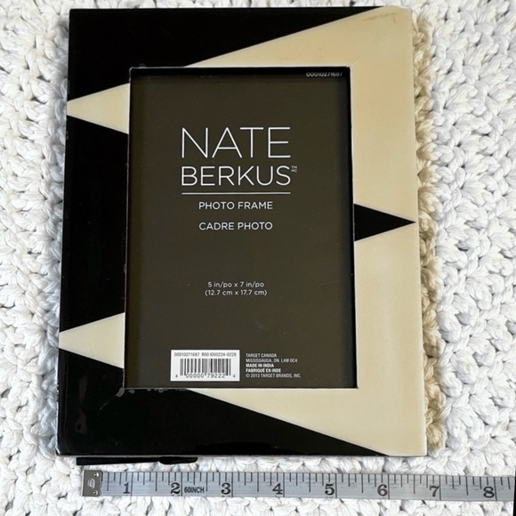 Nate Berkus~Lacquer Picture Frame~ Natural Beige & Black~5”x 7” - Picture 3 of 4